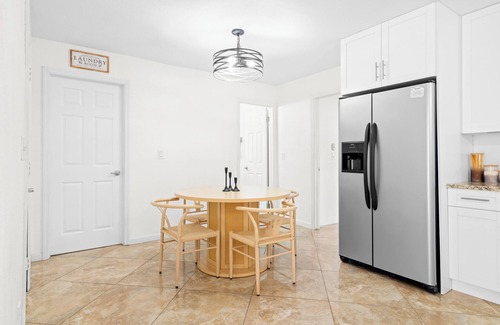 Fort Myers House | Last Minute Deal:Waterfront, Hot Tub, Kayaks, Fishing Gears & Pets-Friendly Stay