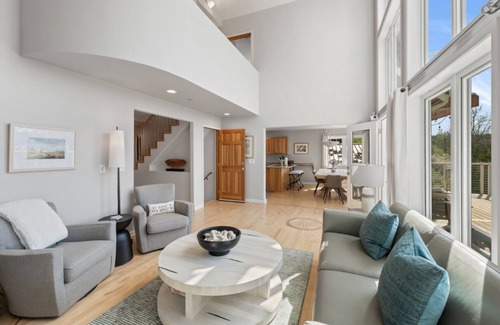 Artondale House | Last minute deals! Tranquil Luxury: Gig Harbor's Premier Vacation Home w/Hot Tub