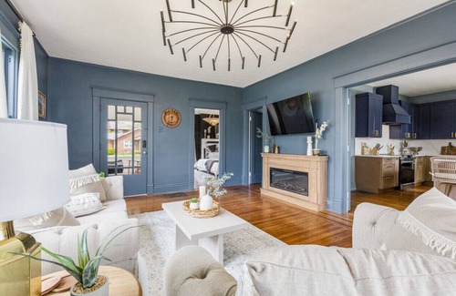 Shelbyville Apartment | Last Minute Discount/EV Charger/Bourbon Trail/Hot Tub/Fire Pit/Game Room
