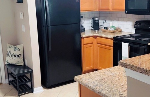 Greensboro Condo | Last minute Furniture Market Deal! Newly renovated condo near PTI Airport.