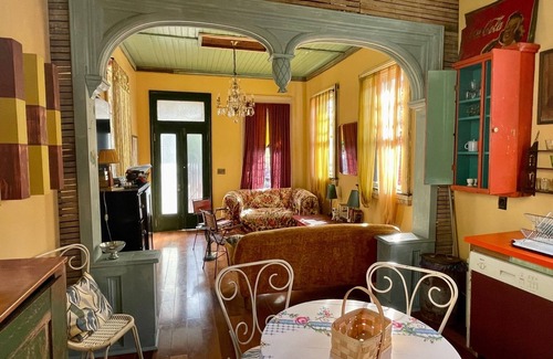 Faubourg Marigny House | LAST MINUTE JAZZ FEST DEALS Restored Historic New Orleans Home to Perfection!