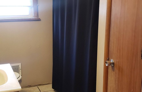 Audubon House | Last minute Louder than life bedroom. Walking distance.