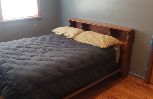 Audubon House | Last minute Louder than life bedroom. Walking distance.