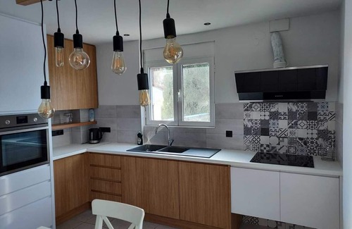 Erfoi House | LAST MINUTE MAY Charming House with 1000 m2 garden, private pool and excellent view