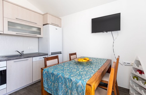 Komarna Apartment | Last-minute offers/Pet-friendly/VERY low low-season prices
