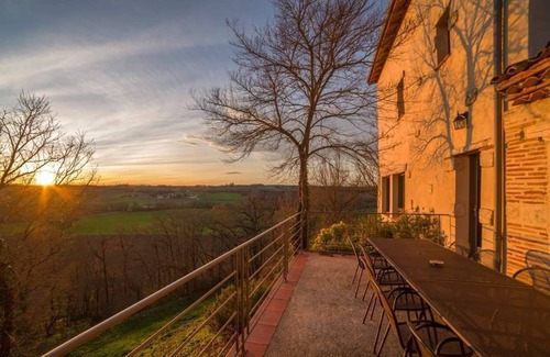 Maubec Villa | Last minute promotion Domaine de Saussignac grand gîte haut-de-gamme Maubec