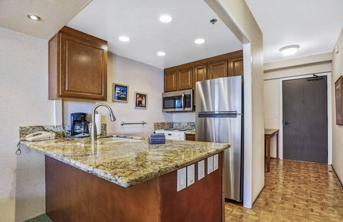 Kaanapali Condo | Last Minute Special! Sweet Studio with Romantic Ocean Views, Whaler #813