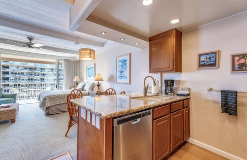 Kaanapali Condo | Last Minute Special! Sweet Studio with Romantic Ocean Views, Whaler #813