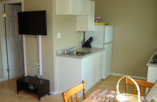 Regina Beach Cabin | Last Mountain Getaways-Units #1+#2-Regina Beach, Sk