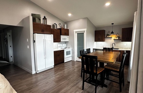 Saskatchewan Cottage | Last Mountain Lake Alice Beach Family Retreat