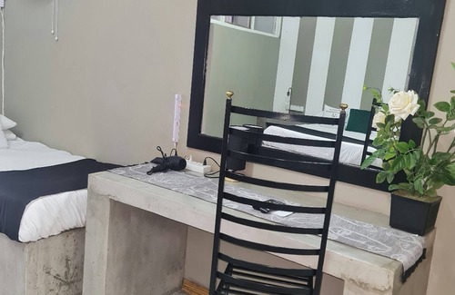 Phalaborwa Bed & Breakfast | Last Overnight Stop Before Entering Kruger National Park- Sleeps 5 persons