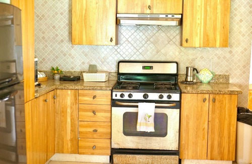 Puerto Bahia Villa | LasTerrenasPlayaBonita+NearBeach+Cozy+4BR-6Bds-10Px-WiFi-BBQ-PoolTVSmart-Terrace