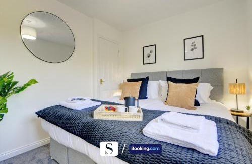 Walton Apartment | LastMinOffer 10pc Off I A Cute 2BR Semi-Detached Home I Dedicated Off-street Parking I Garden I Wifi I Short Term Let by SILVA I Long Term Rates Available