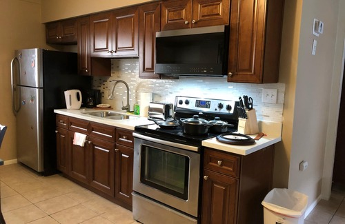 Beverly Green Apartment | LasVegas,STRIP,2BrCondo,ConventionCenter,petsFriendly,LVCC,wifi,pool,Semashow,
