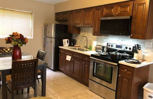 Beverly Green Apartment | LasVegas,STRIP,2BrCondo,ConventionCenter,petsFriendly,LVCC,wifi,pool,Semashow,