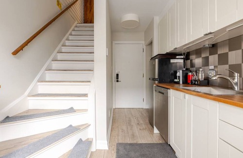 Perth Apartment | Latakia - European style deluxe maisonnette facing the historic Tay River Basin