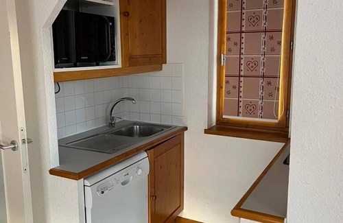 La Perriere Apartment | LaTaniaCourcheval SAUNA SKI INOUT Sleep 8 2 BR +mezanine 2 Bath Panoramic views