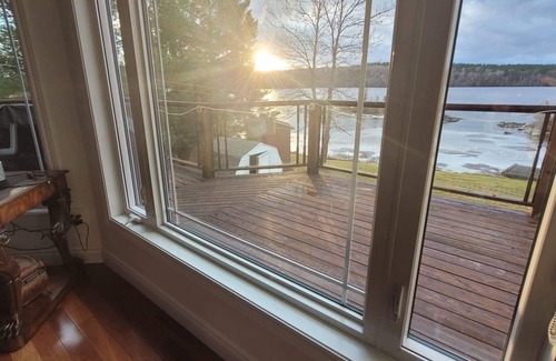 Timiskaming District House | Latchford Bay Lake Waterfront Retreat