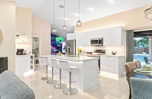 Lantana House | Late Summer Deal! Luxury Villa with Pool, Near Beach + Game Room