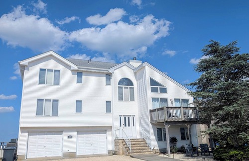 Beach Haven West House | Late Summer & Fall Getaways – Bayfront Home w/Pier, Decks & Stunning Views