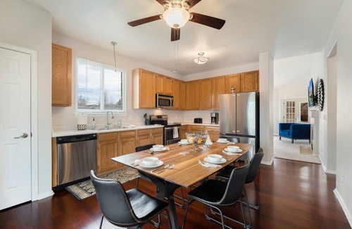 Centennial House | Late summer special! Book a stay during August and September and receive a 15% discount