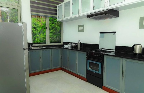 Palindanuwara Hotel | Lathpandura Hotel