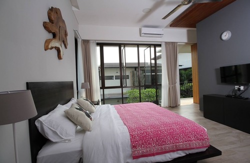 Grogol Utara Bed & Breakfast | Latin Studio (CoHaus)