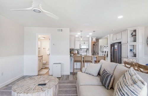 Fort Bay Condo | Latitude 14 - NEW OWNER! NEW LOOK! Spectacular ocean views! 1BD/2BA. Sleeps 6
