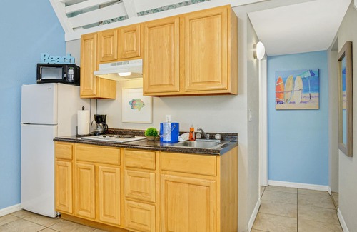 Fort Myers Beach Hotel | Latitude 26 Waterfront Resort & Marina