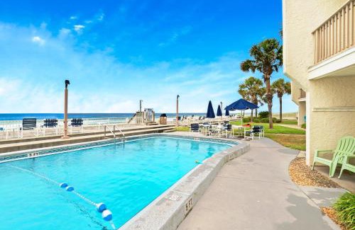 Fort Bay Apartment | Latitude 29 #4