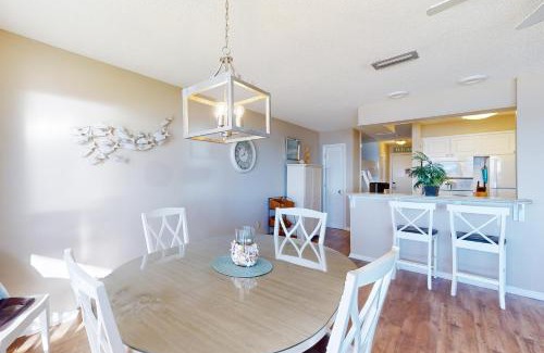 Fort Bay Apartment | Latitude 29 #9