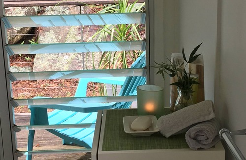 Bar Point House | LATITUDE 33 . arrive by boat . HAWKESBURY RIVER . Private Waterfront W Jetty