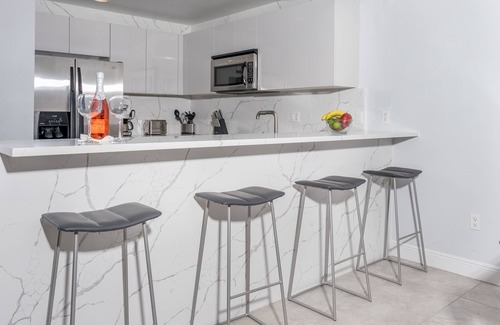 Great Cruz Bay Resort | Latitude Adjustment-Spacious Modern 1 Bedrm/1 Ba Condo at Grande Bay