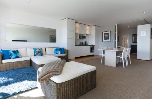 Stepneyville Apartment | Latitude Waterfront Apartment
