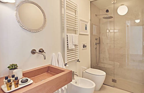 Ivrea Hotel | LaTre LeCleopatre