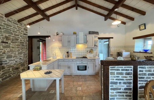 Iholdy House | LAU Haitzak - Iholdy
