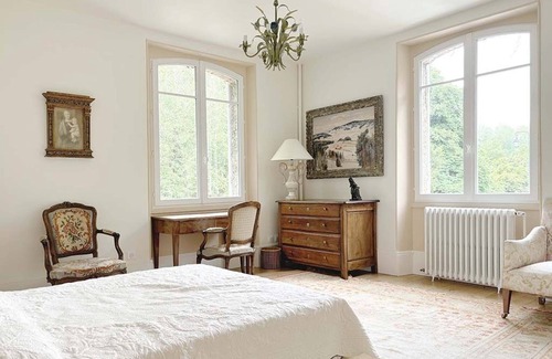 Le Val-Saint-Germain Hotel | L’Auberge Renovated Hemp Inn - Creative Residence