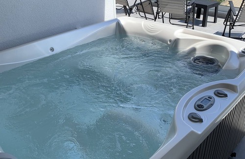 Turanj Apartment | Laudato ⭐️⭐️⭐️⭐️ XXL Deluxe Apartment with free Jacuzzi, Bikes & Covered Parking