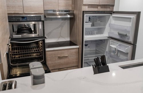 Lake Ridge House | Lauderdale 1 Bedroom Lux by Opus