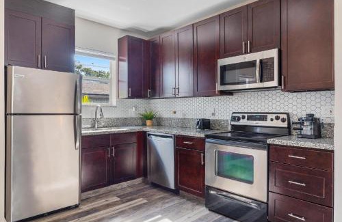Poinciana Park Apartment | Lauderdale Bliss - Mins to Las Olas & Beach