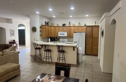 Bullhead City House | Laughlin Casinos, Colorado River, and Lake Mohave Minutes away