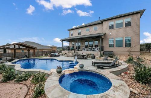 Helotes House | Launch Pad- A Birdy Vacation Rental