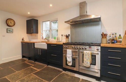 Clovelly Cottage | LAUNDRY COTTAGE, pet friendly, character holiday cottage in Clovelly