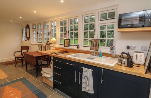 Clovelly Cottage | LAUNDRY COTTAGE, pet friendly, character holiday cottage in Clovelly