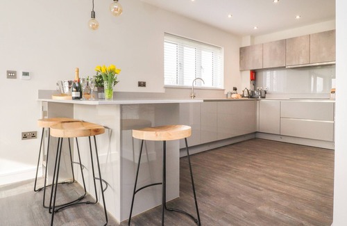 Milnthorpe Cottage | LAUNDRY COTTAGE, pet friendly, luxury holiday cottage in Milnthorpe