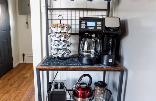 Lockport Apartment | Laundry Room Access, Near Hwy, Convenient Parking Just A Few Feet Away