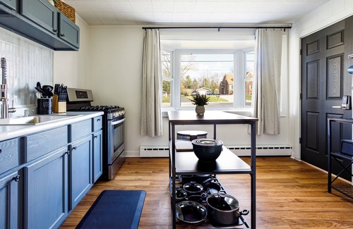 Lockport Apartment | Laundry Room Access, Near Hwy, Convenient Parking Just A Few Feet Away