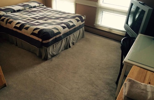 Saskatoon Downtown Hotel | Laura's Lodge