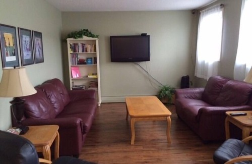 Saskatoon Downtown Hotel | Laura's Lodge