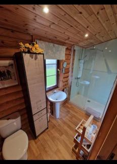 Morpeth House | Laura's Lodge Hot Tub Log Cabin, Felmoor Park, Morpeth, Northumberland